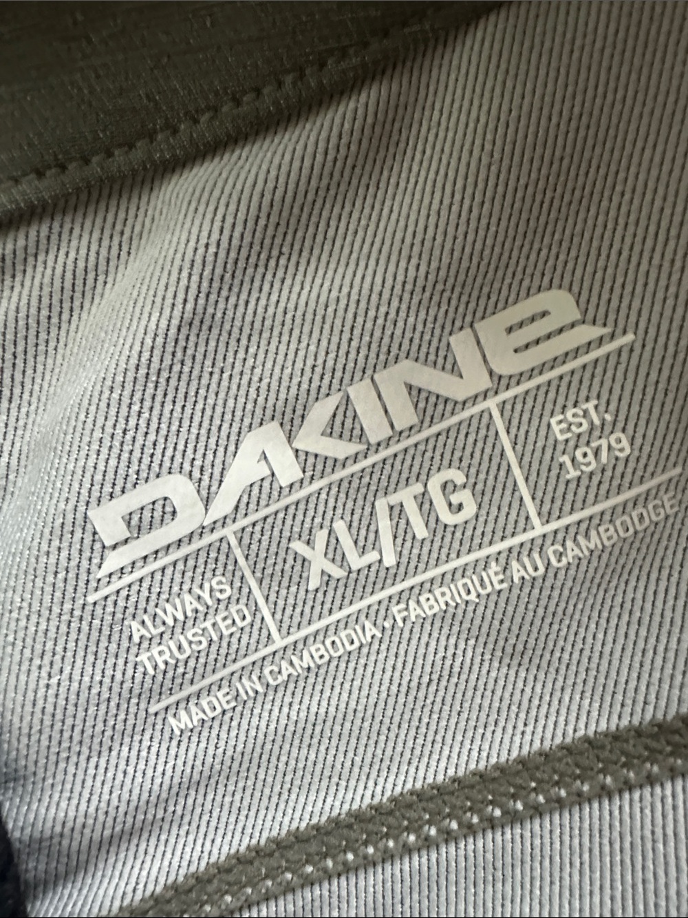 Dakine shorts - Picture 4 of 8